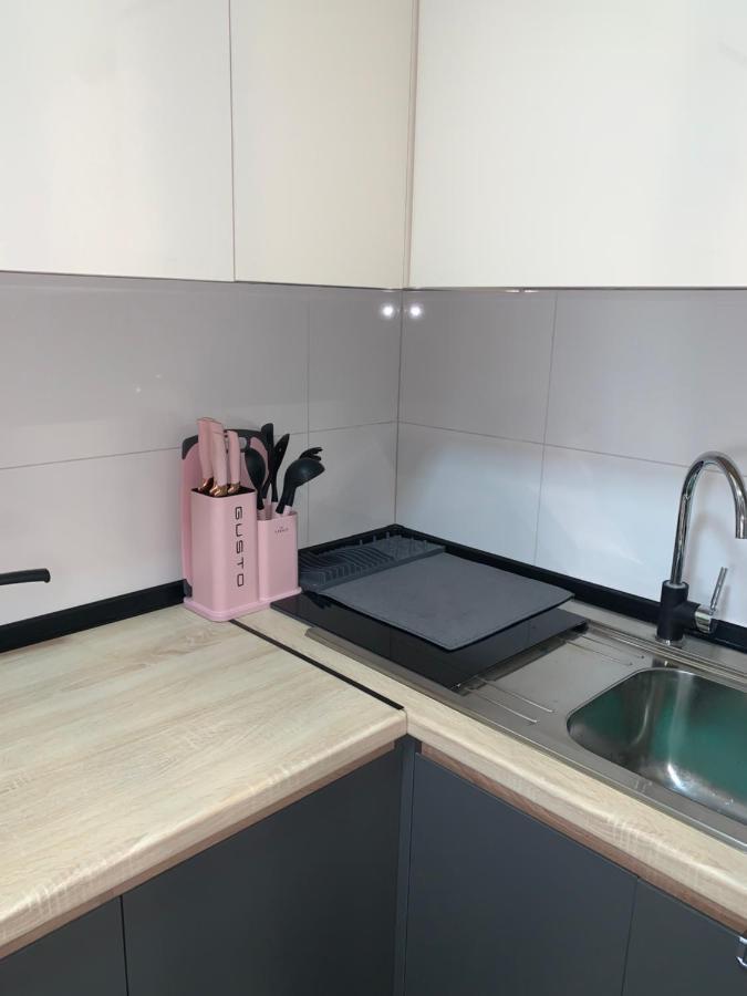 Pink Modern Apartment Skopje Esterno foto