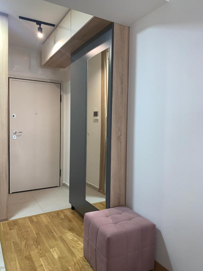 Pink Modern Apartment Skopje Esterno foto